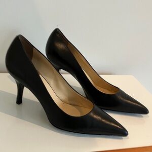 Classic Black Pointed-Toe Women's Pumps